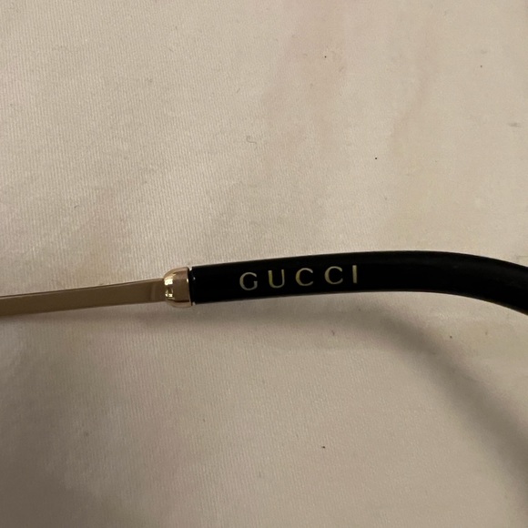 Gucci aviator sunglasses! With Case. - Picture 4 of 7